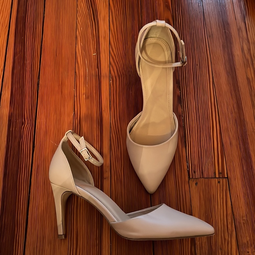 Nude Closed Toe Heels 7.5